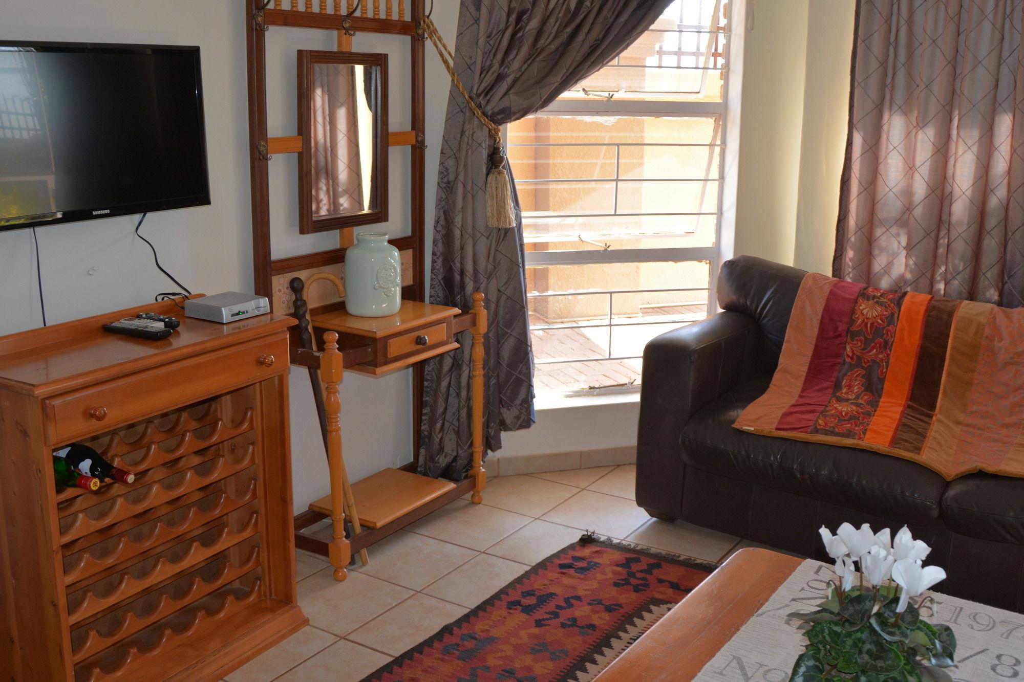Sunset Ridge Guest House Rustenburg Exterior foto